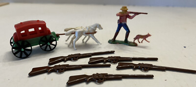 5 Piece Vintage Stagecoach/Rifles/ Hunter Cake Topper