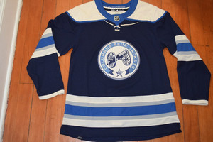Columbus Blue Jackets Fight Strap Jersey CHECK MEASUREMENTS Incorrect size Tag ?