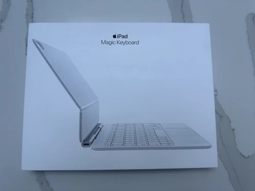 Apple iPad Air Magic Keyboard (M3) 2025 White for 11” iPad Air *3 months old*