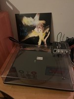 Pro-Ject primary E record player/ turntable including free amp