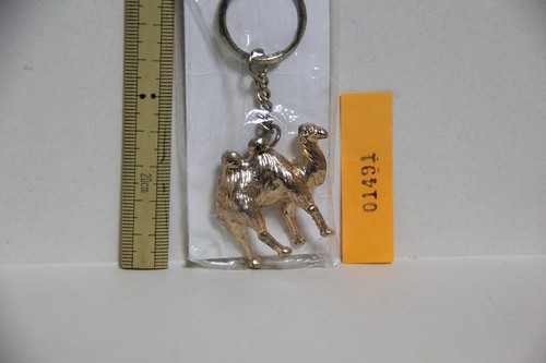 Metal Camel Keychain Search Mini Figure Animal Goods s6