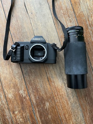 Canon T70 35mm Film Camera w/ 80-300mm Auto Zoom Lens   Tested & Working