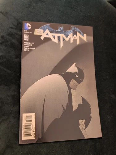 BATMAN  #52  GREG CAPULLO FIRST PRINT   VARIANT 1
