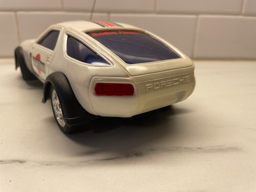 VTG Radio Shack Radio-Controlled RC Porsche 928 Martini 7 1980 1/24 NO REMOTE - Picture 6 of 19