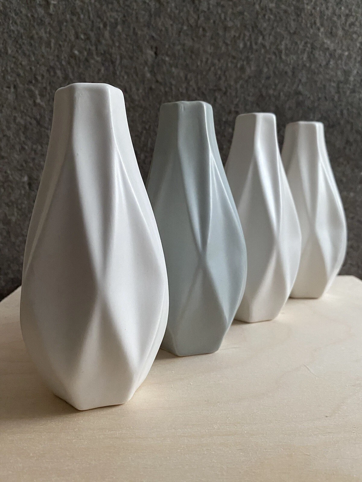 4 Small Modern vases/White/Gray/2020s Artistic Decorative