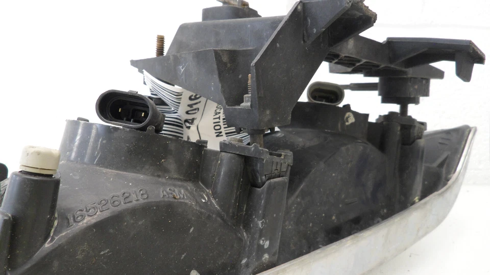 Faro Chevrolet Blazer 1998-2005 pasajero FR usado OEM 16526218 Foto 2 de 4