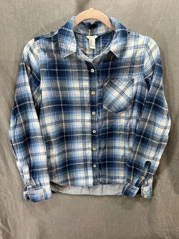 Button up hotsell shirts forever 21