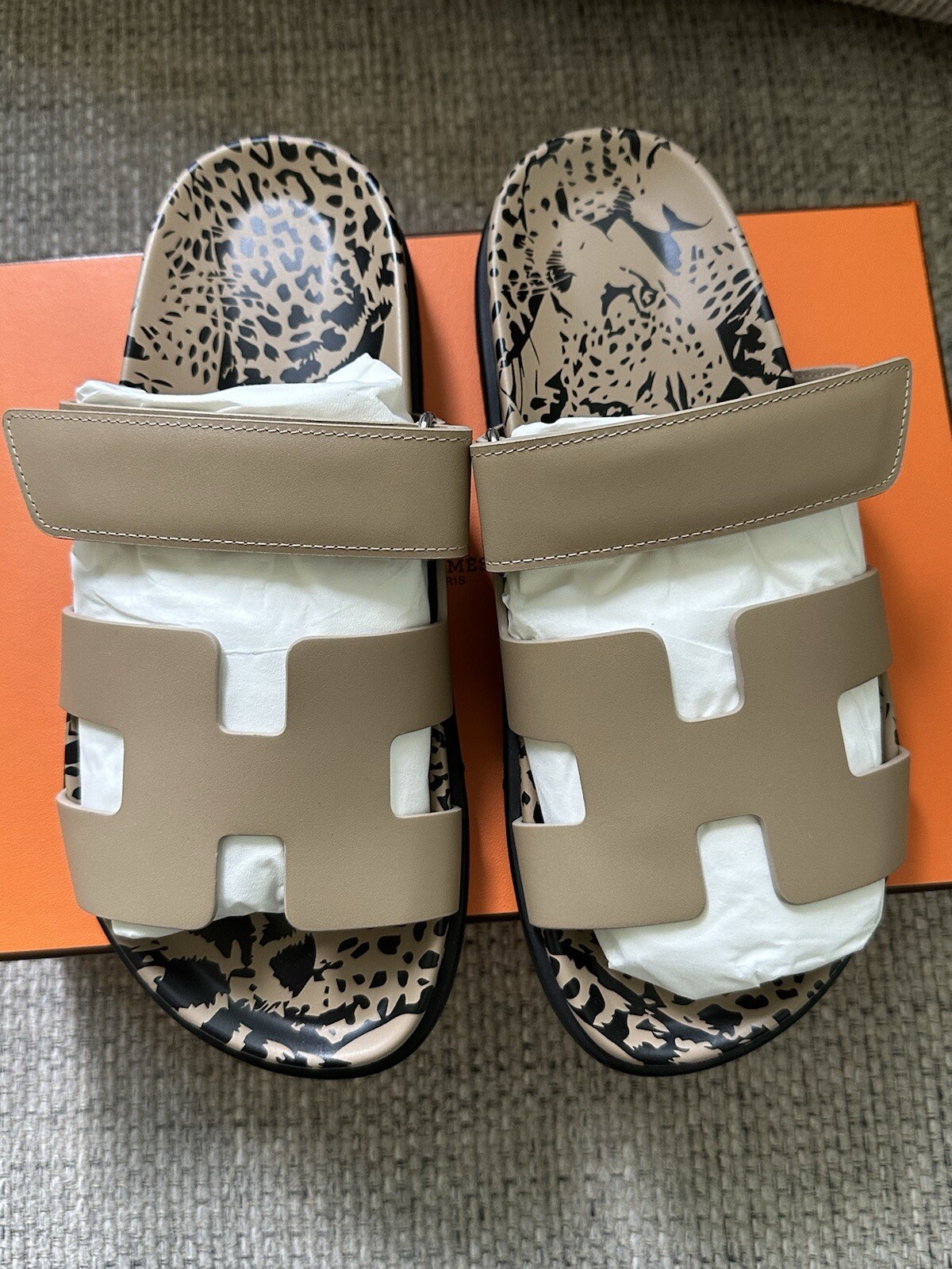 Size 37EU NIB HERMÈS Beige Argile Print Women’s Chypre Sandals image 3