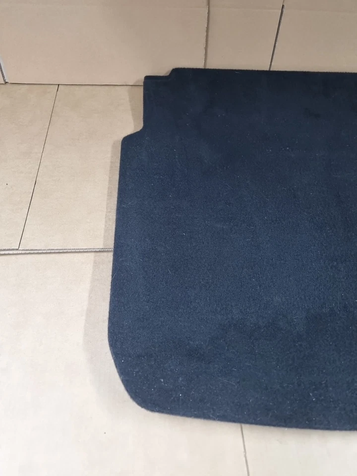 Mercedes-Benz A180d Sport 2019 1,5 diésel revestimiento de piso de arranque trasero automático A1776800500 Foto 3 de 4