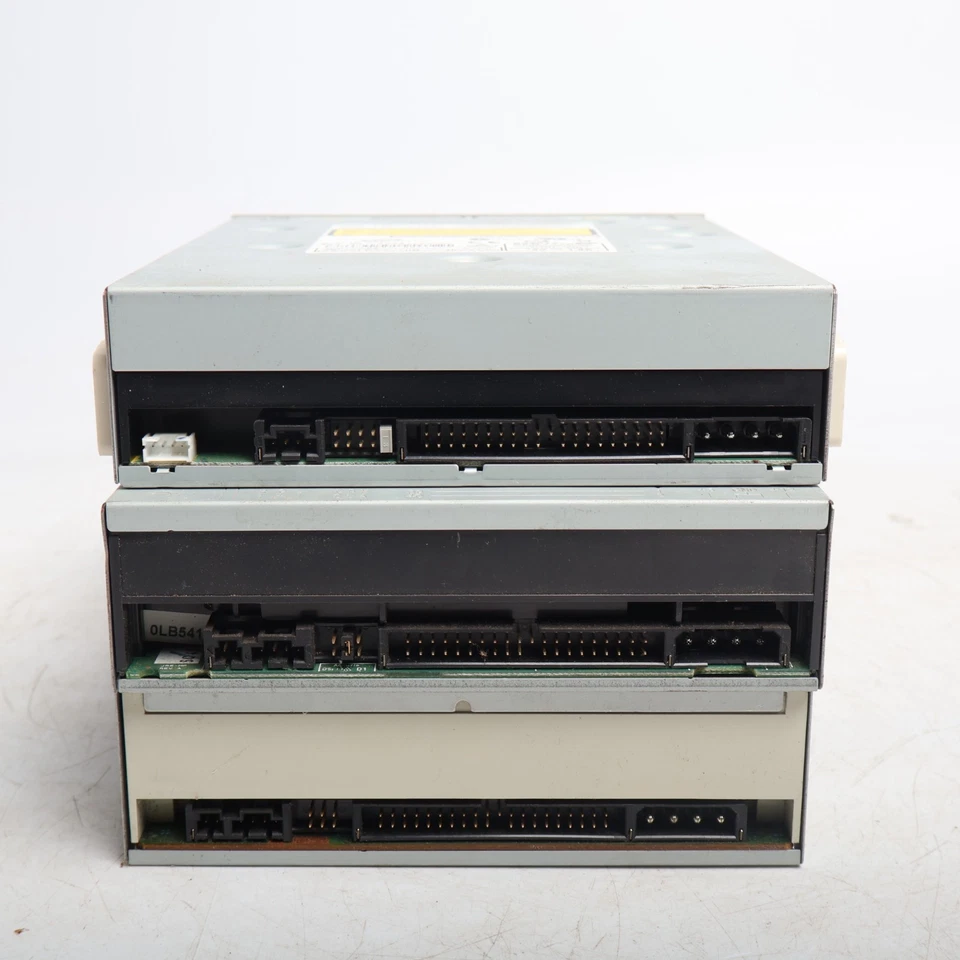 Lot of 3X CD-ROM Disc Drives. Beige Silver Black Bundle - Image 4 of 4