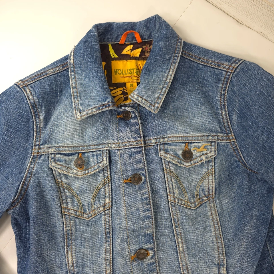 VINTAGE Y2K HOLLISTER BLUE DENIM JACKET WOMENS SIZE MEDIUM POCKETS FLORAL LINING - Image 4 of 4
