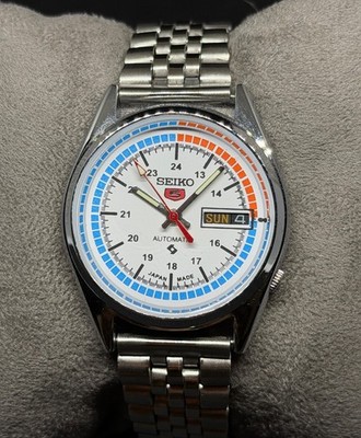 Vintage Seiko 5 Automatic Day/Date Japanese Men's Wrist Watch 