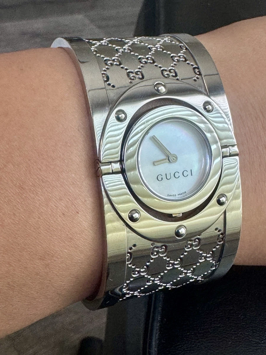 b13【箱有り】GUCCI グッチ GGロゴ トワール バングルウォッチ 腕時計 レディース GG logo bangle type watch ladiesta1 b13【箱有り】GUCCI グッチ GGロゴ トワール バングルウォッチ 腕時計