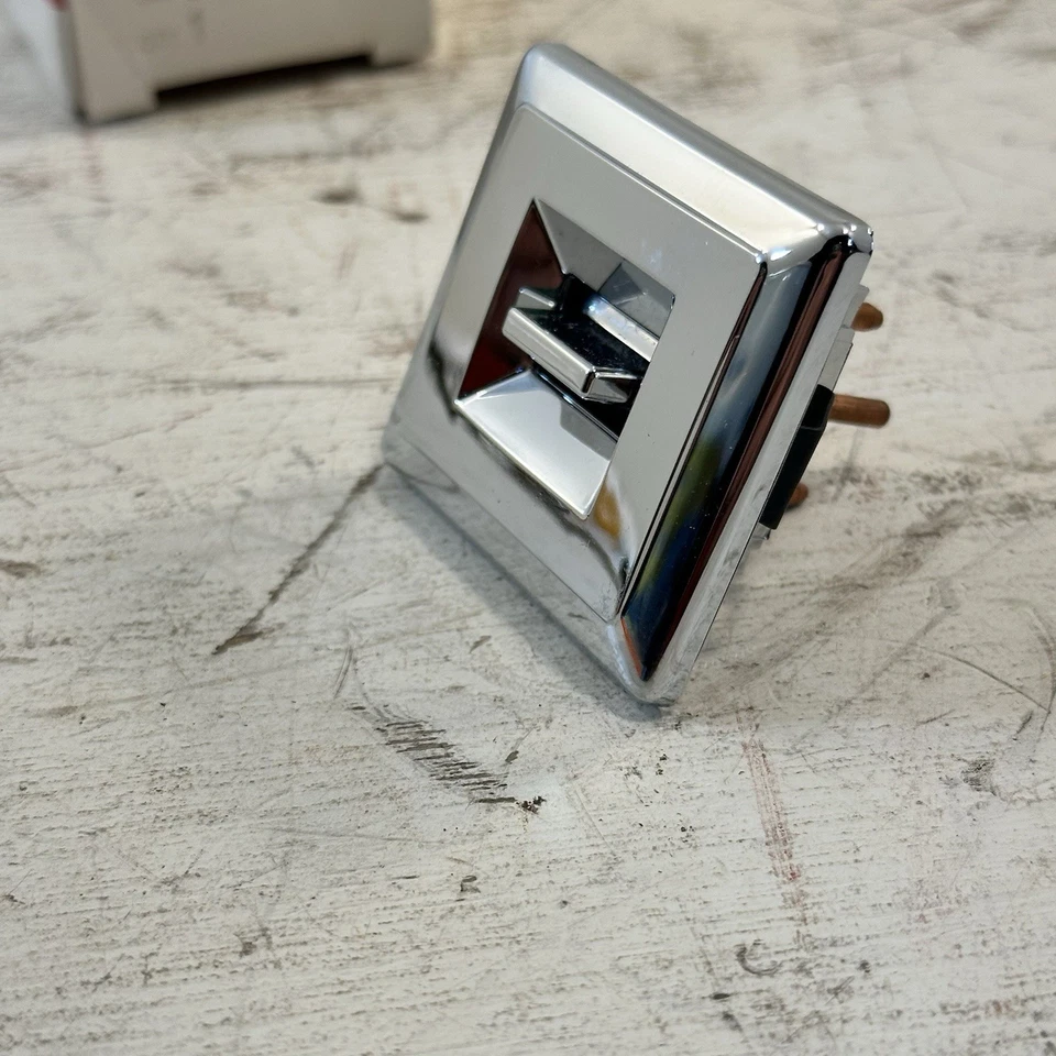 Nuevo interruptor de ventana eléctrica original OEM 1984-1996 Chevrolet GM# 20043940 AC Delco Foto 2 de 4