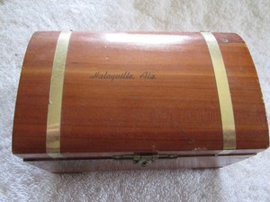 Vintage Souvenir Of Haleyville, Alabama Cedar Box