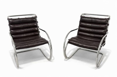 Knoll MR Lounge Chairs With Arms - Vintage pair In Burgundy