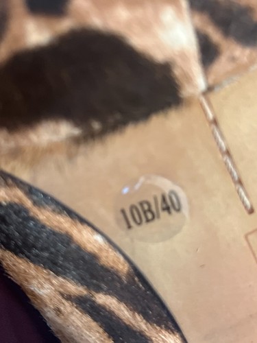 Vince Camuto Tacones Difusos Estampado Animal Plataformas Zapatos con Tachuelas de Metal Talla 10 - Imagen 7 de 9