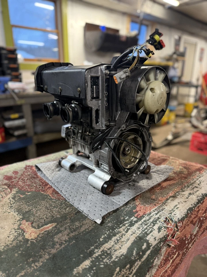 Motor SkiDoo MXZ Trail Adrenaline 380 380F 400308913 piezas de trineo americano Foto 3 de 4