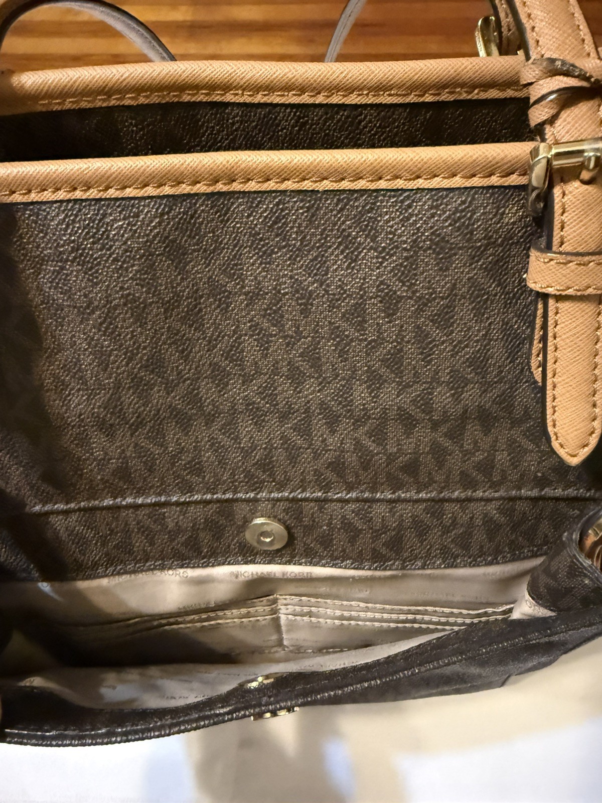 Michael Kors Jet Set Signature Snap-Pocket Hand Shoulder Bag In BROWN Gold Tone thumbnail 2