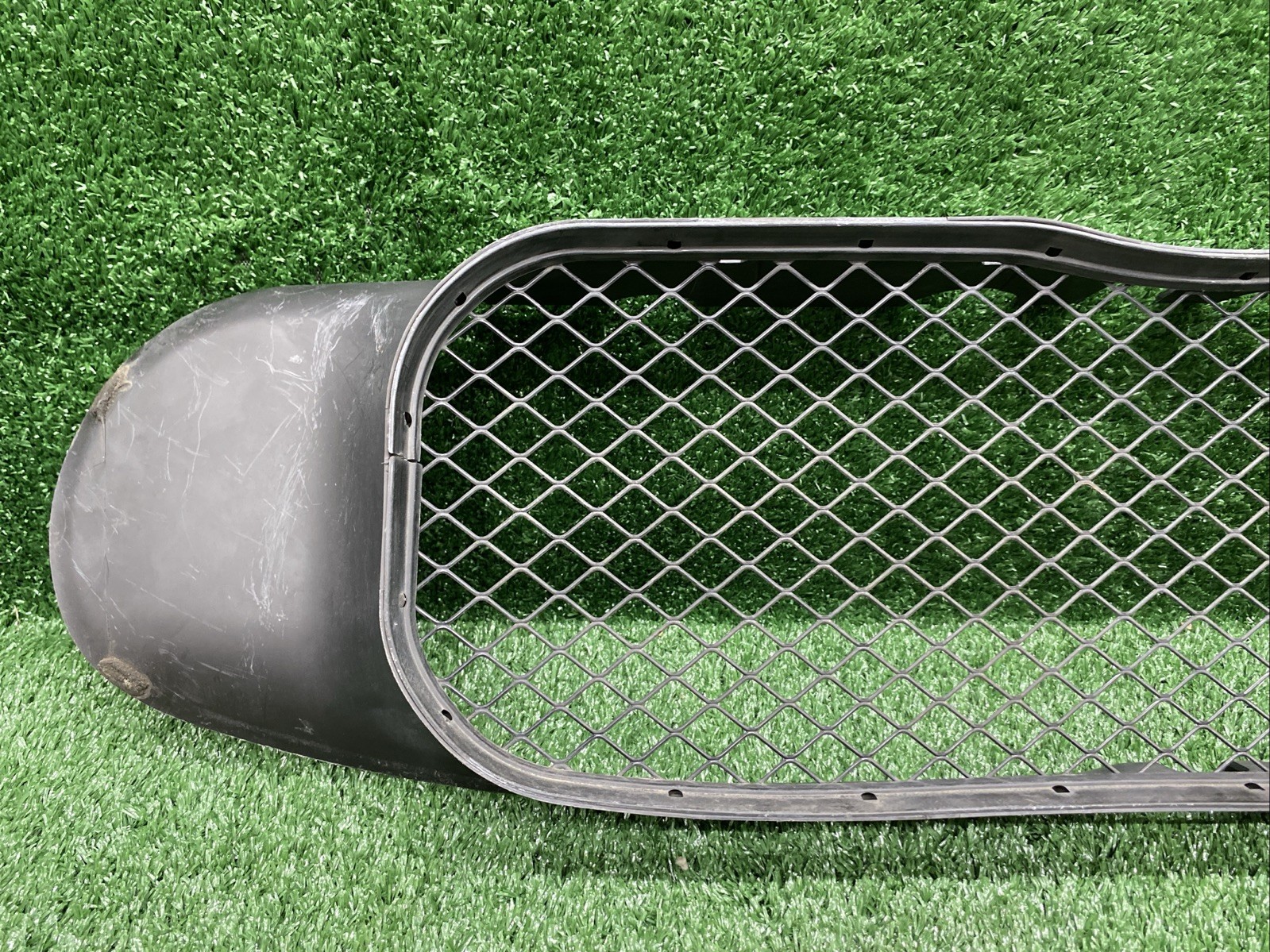 Maserati GranTurismo 2008-2019 Front Air vent grille P/N 80059700