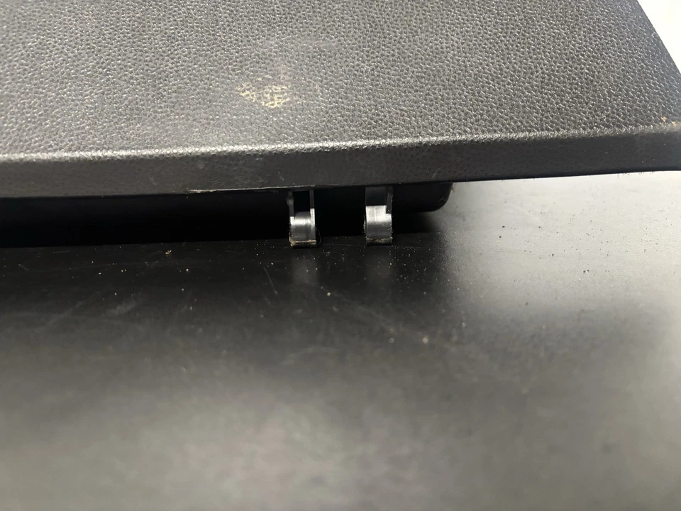 Оригинальный черный отсек для перчаточного ящика Hyundai Tucson 2010-2015 годов выпуска - Изображение 2 из 4