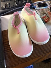 Cat  Jack Little Girls Size 6 Water Shoes ombr 