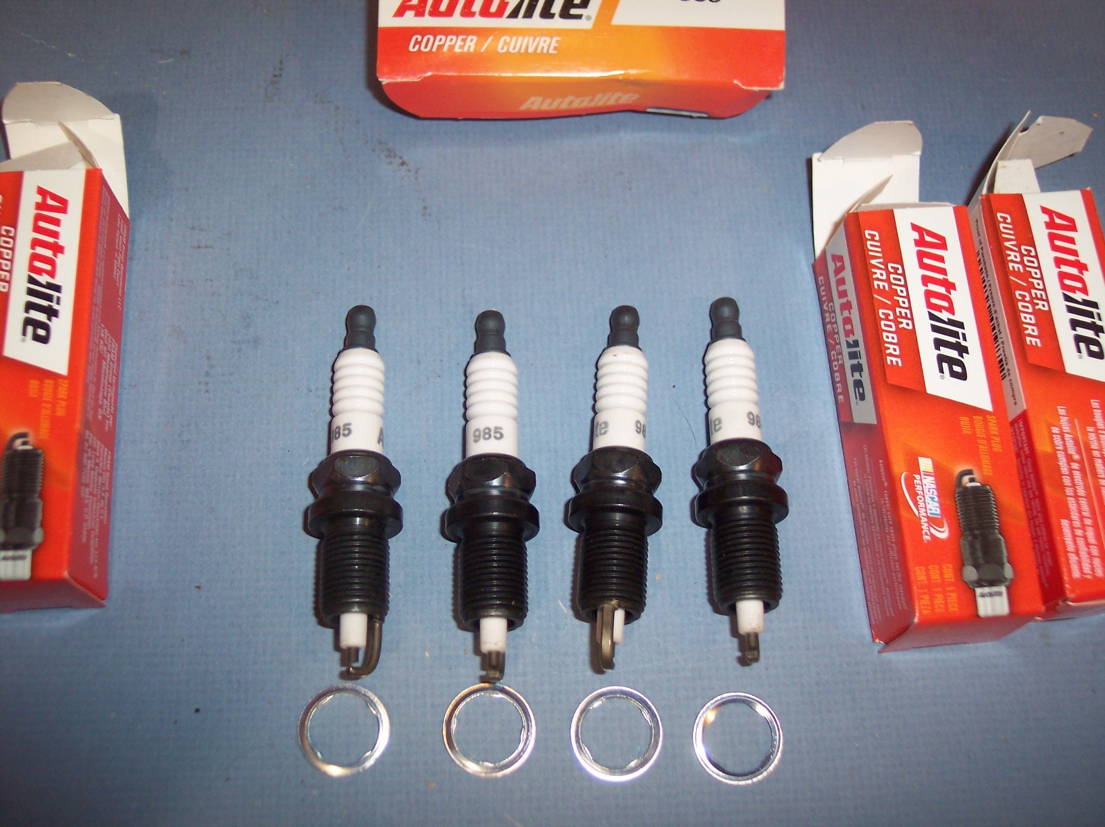 Autolite Copper Core Spark Plug # 985 Lot of 4 Plugs