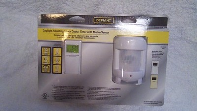 Defiant Daylight Adjusting Indoor Digital TImer w Motion Sensor 1000 015 589 NEW