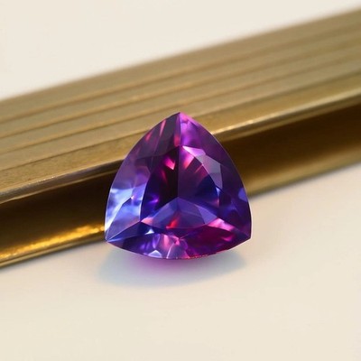 Natural Alexandrite Trillion Cut Color Change 6.90 Ct GIE Certified Gemstone