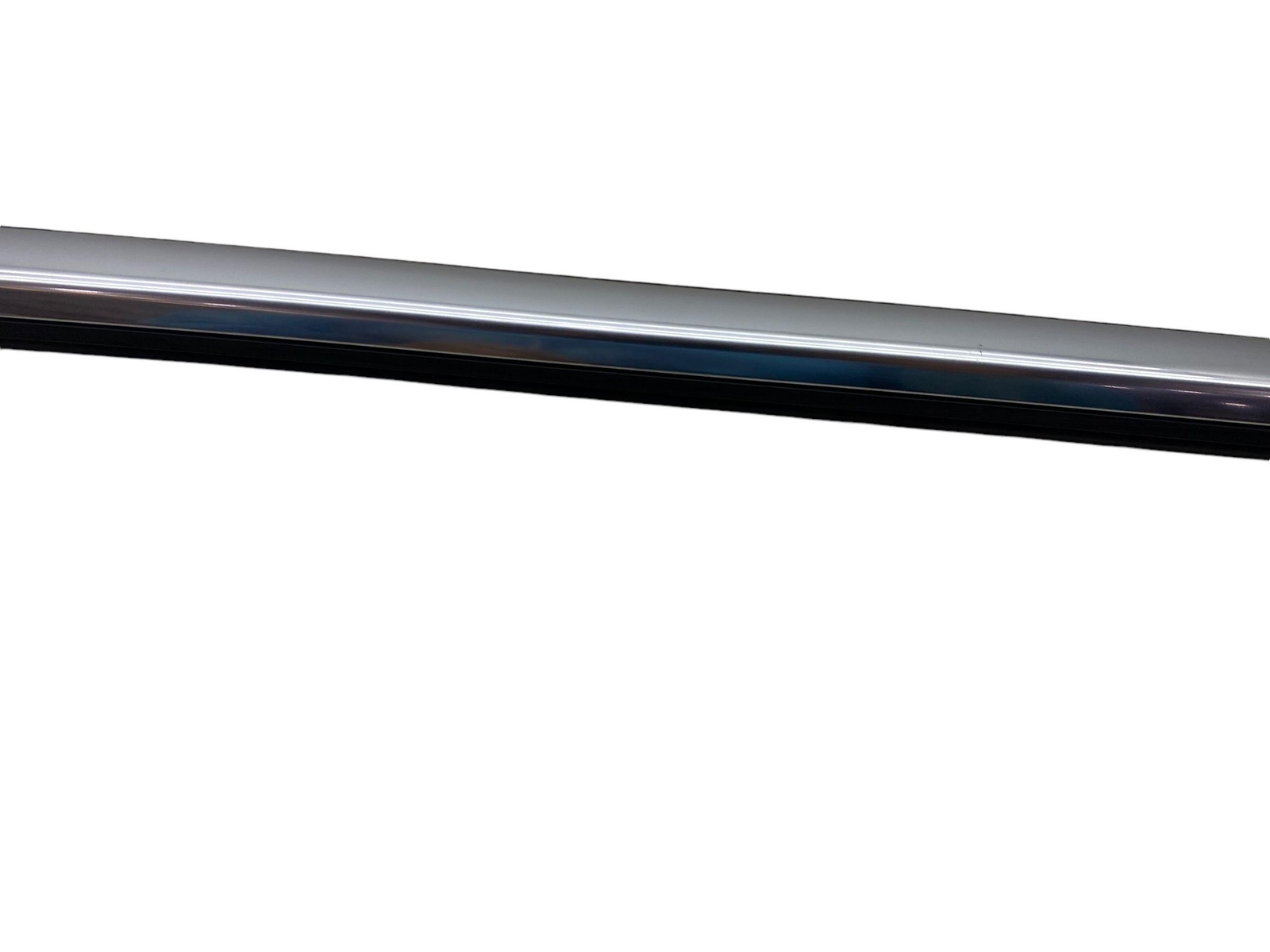 2017 - 2020 MASERATI LEVANTE M161 OEM LEFT FRONT EXTERIOR DOOR TRIM | CHROME
