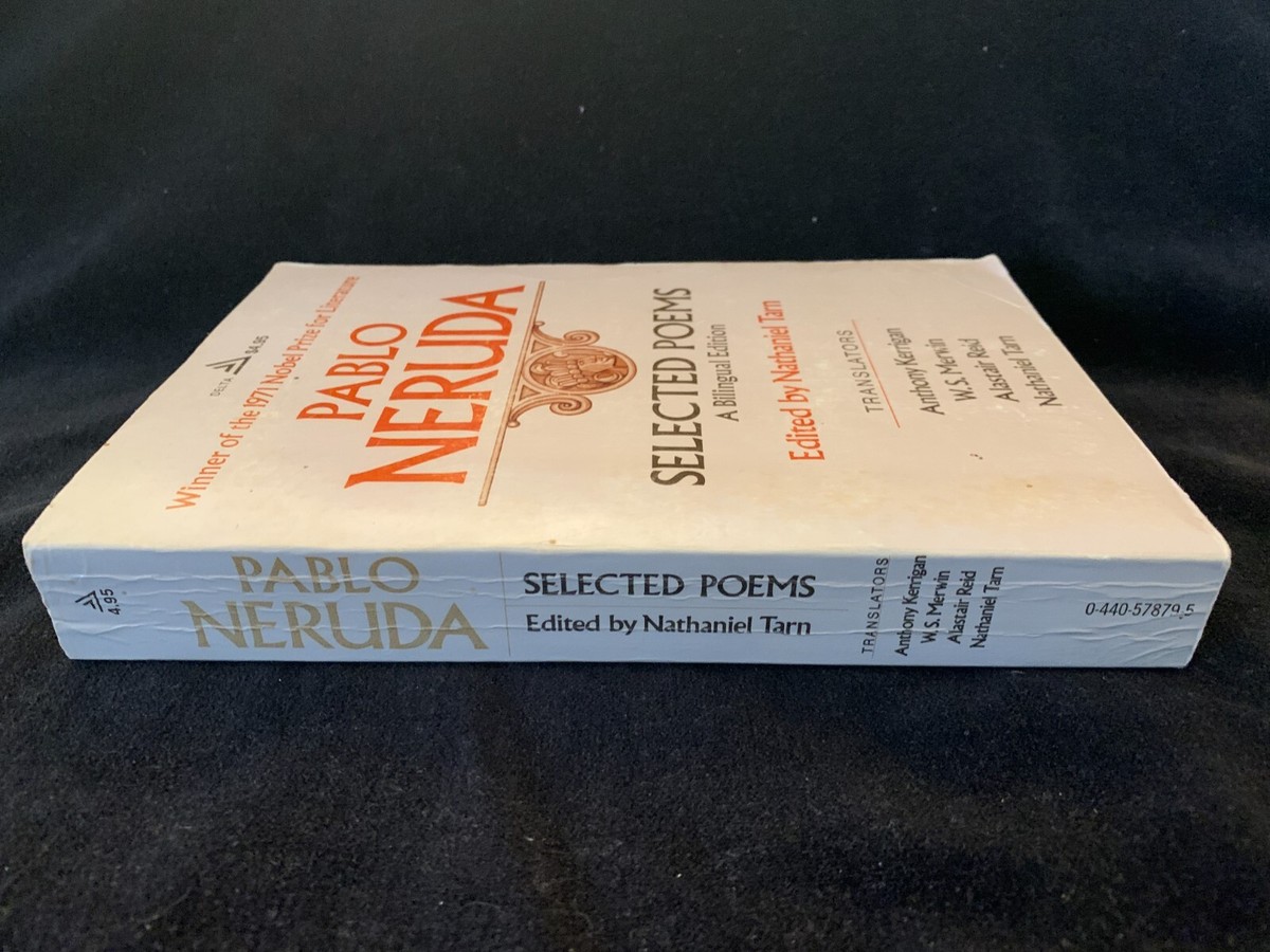 Poetry Book Neruda: Selected Poems (English And Spanish