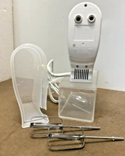 Proctor Silex 62682 Lightweight hand mixer, 6 speeds, Bowl Rest feature, white