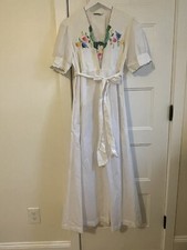 Women s Vintage White Embroidered Lingerie Nightgown Robe Set Small