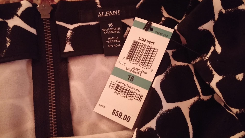 Women's "Bold Giraffe" print skirt from Alfani-size 16 - Image 3 of 3