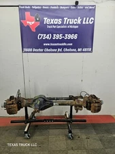 1999-2004 Ford Super Duty F250 F350 SRW Front Axle 3.73 Gear Ratio