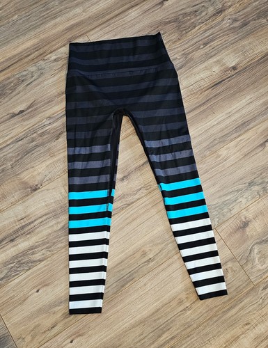 K Deer Leggings Large Caroline Stripe Signature Sneaker Length Yoga Stretch EUC