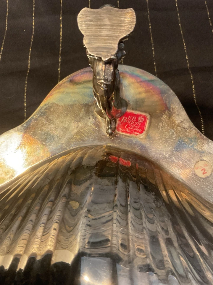 Plato para servir E. B. Rogers Silver Shell con candelabros Foto 3 de 4