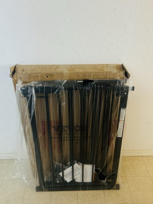 #ad NEW VEVOR 30”Hx60.6” 63.3”W One Hand Open Pressure Mount Walk Thru Gate Black $24.95