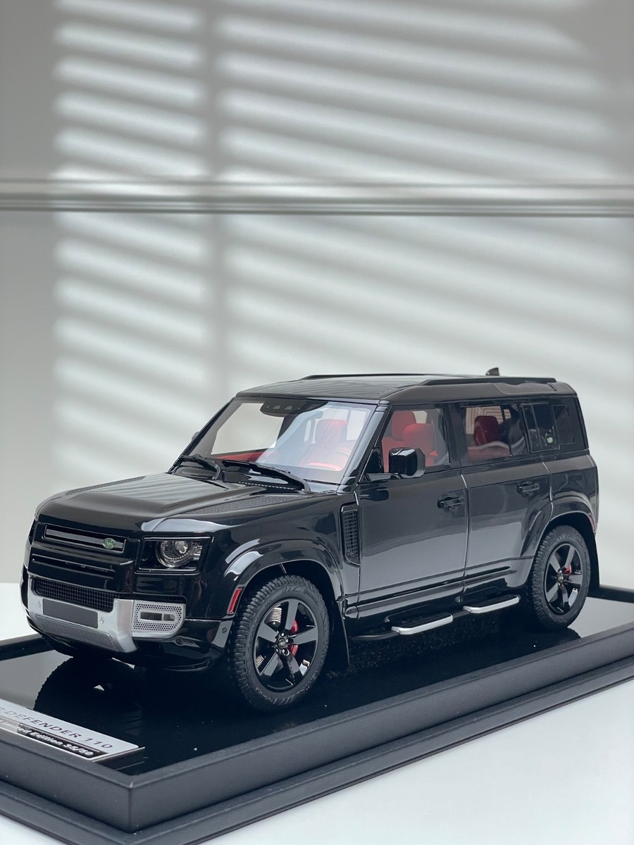 Land Rover Defender (Gloss Black/ Red Interior) [OEM EXCLUSIVE] 1