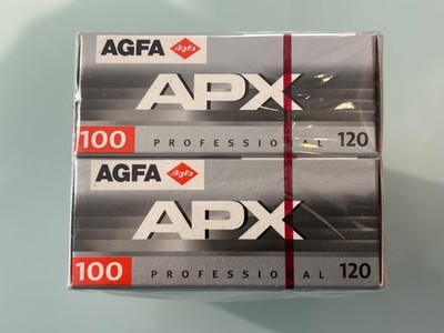 AgfaPhoto APX 100 Schwarzweiß-Rollfilm im 120er Format, original verpackt