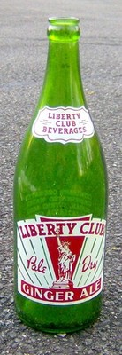 vintage 1940s Statue Of LIBERTY CLUB soda bottle ACL green glass HOLYOKE MASS MA