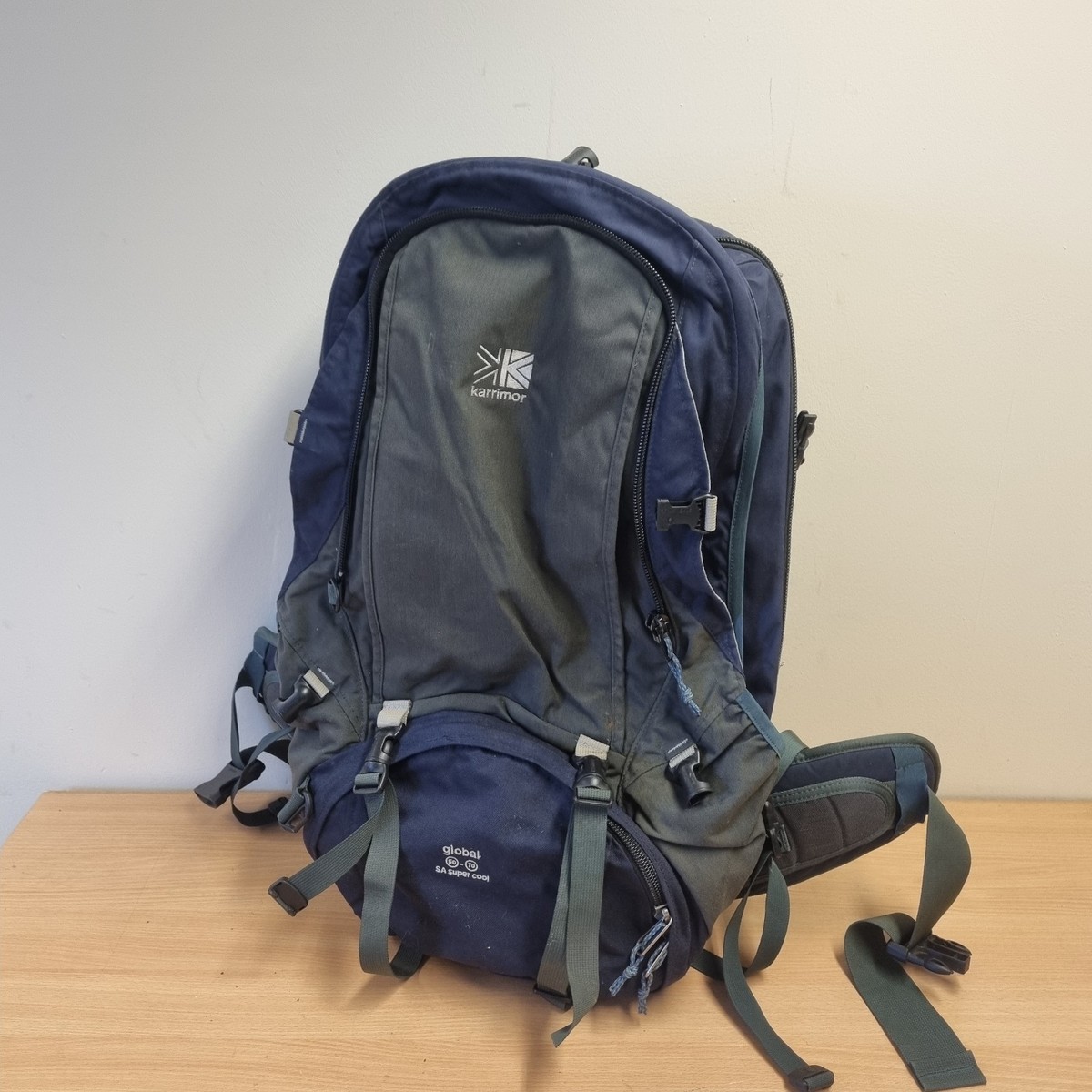 rains pink holographic backpack Butterfly Backpack- a main compartment Color:MID GREY DARK HEATHER/TNF BLACK New Jansport silk with RRL in Arizona