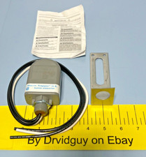 Eaton ASZH480C201 MOV Stormtrapper 480V Cooper Power Series Surge Arrester
