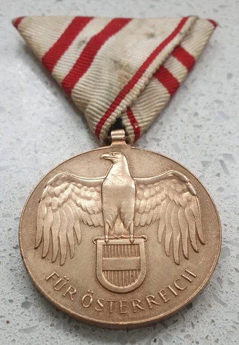 Austrian WW1 Commemorative Medal Für Österreich World War 1 Military For Austria