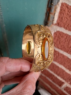 VINTAGE SIGNED WHITING & DAVIS AMBER GLASS OPEN BACK HINGED CUFF BOLD BRACELET
