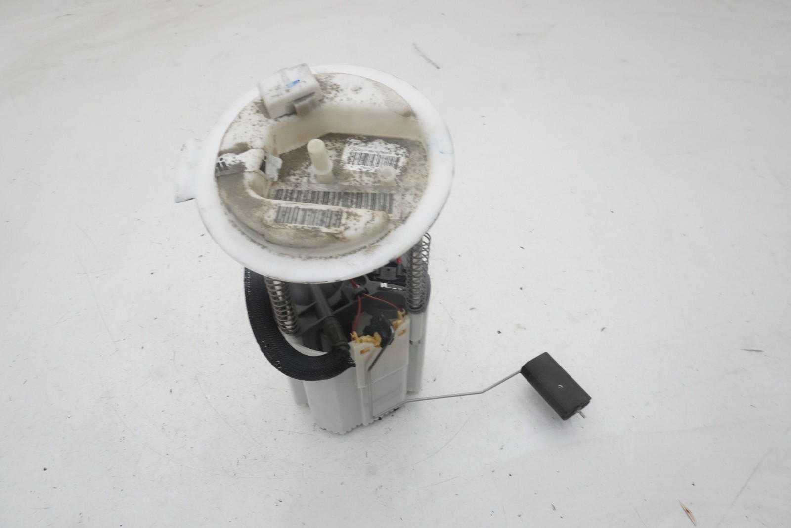 Maserati Levante 2019 Left Fuel sensor P/N 670103712