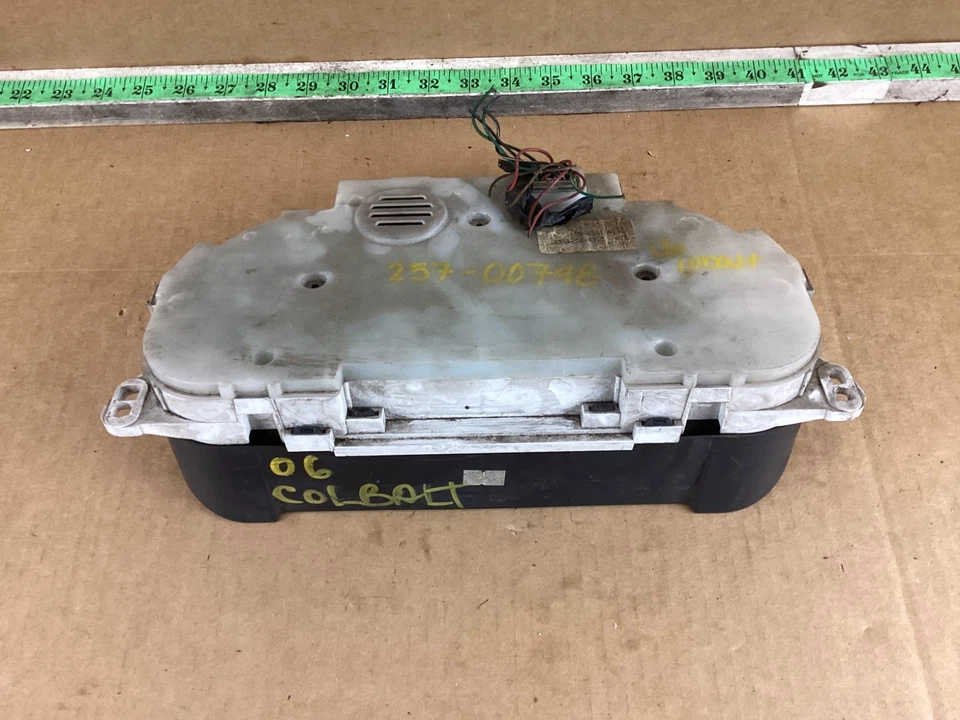 2005 - 2010 Chevrolet Cobalt Speedometer Instrument Cluster - Image 4 of 4