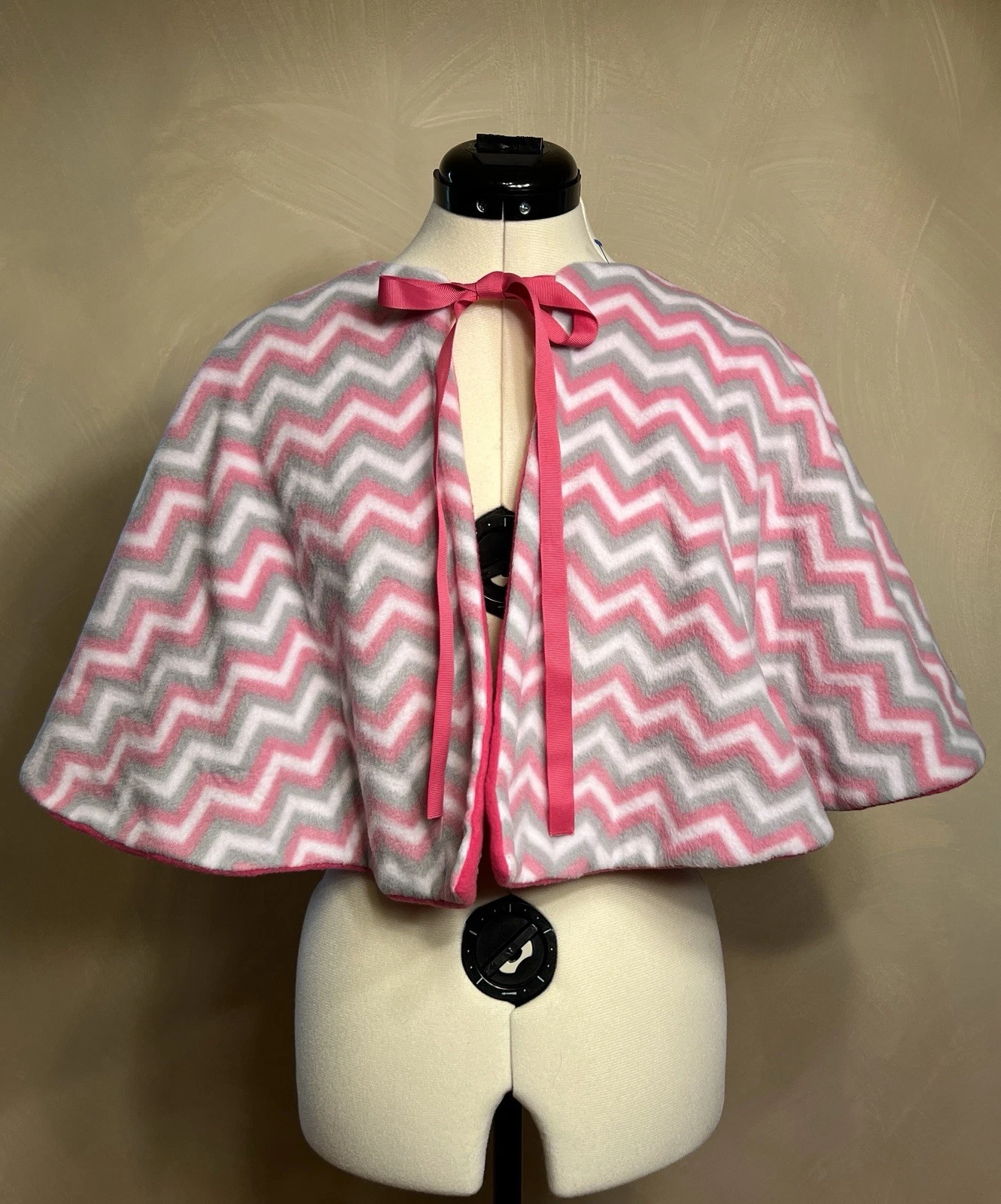 Uneek Women’s Barbiecore Pink Reversible Short Tie-Neck Cape Poncho Shawl|Sz:S/M