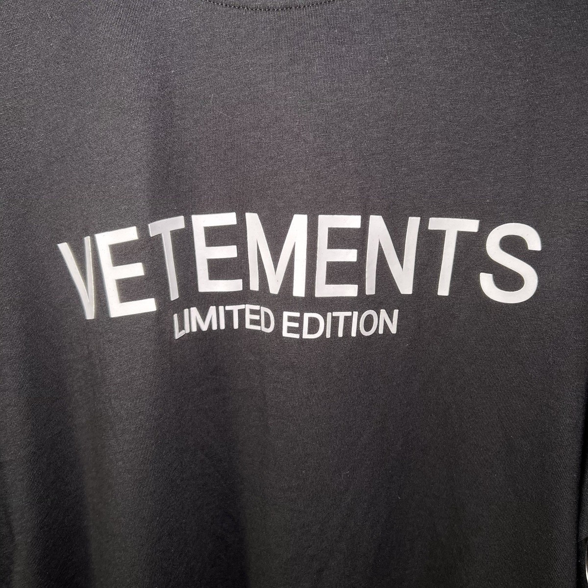 Vetements Men's BLACK T-Shirt Size L LIMITED EDITION By Drill