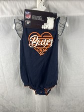 NWT Chicago Bears 3 Piece Creeper, Bib And Bootie Set 18 month